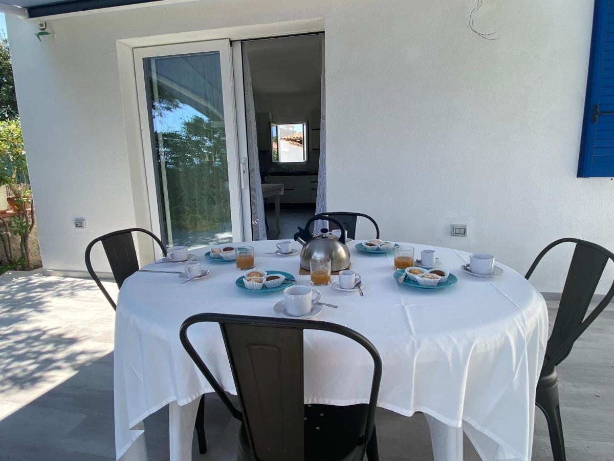 La Casa Sull'Acqua Villa Olbia Bagian luar foto